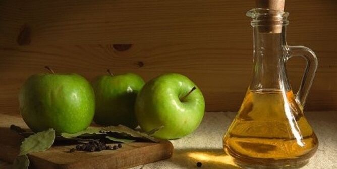 Appelciderazijn van zwelling van de benen